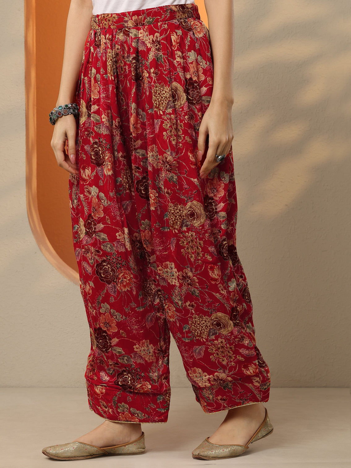Mameraa Maroon Embroidered Chinon Straight Suit Set With Dupatta