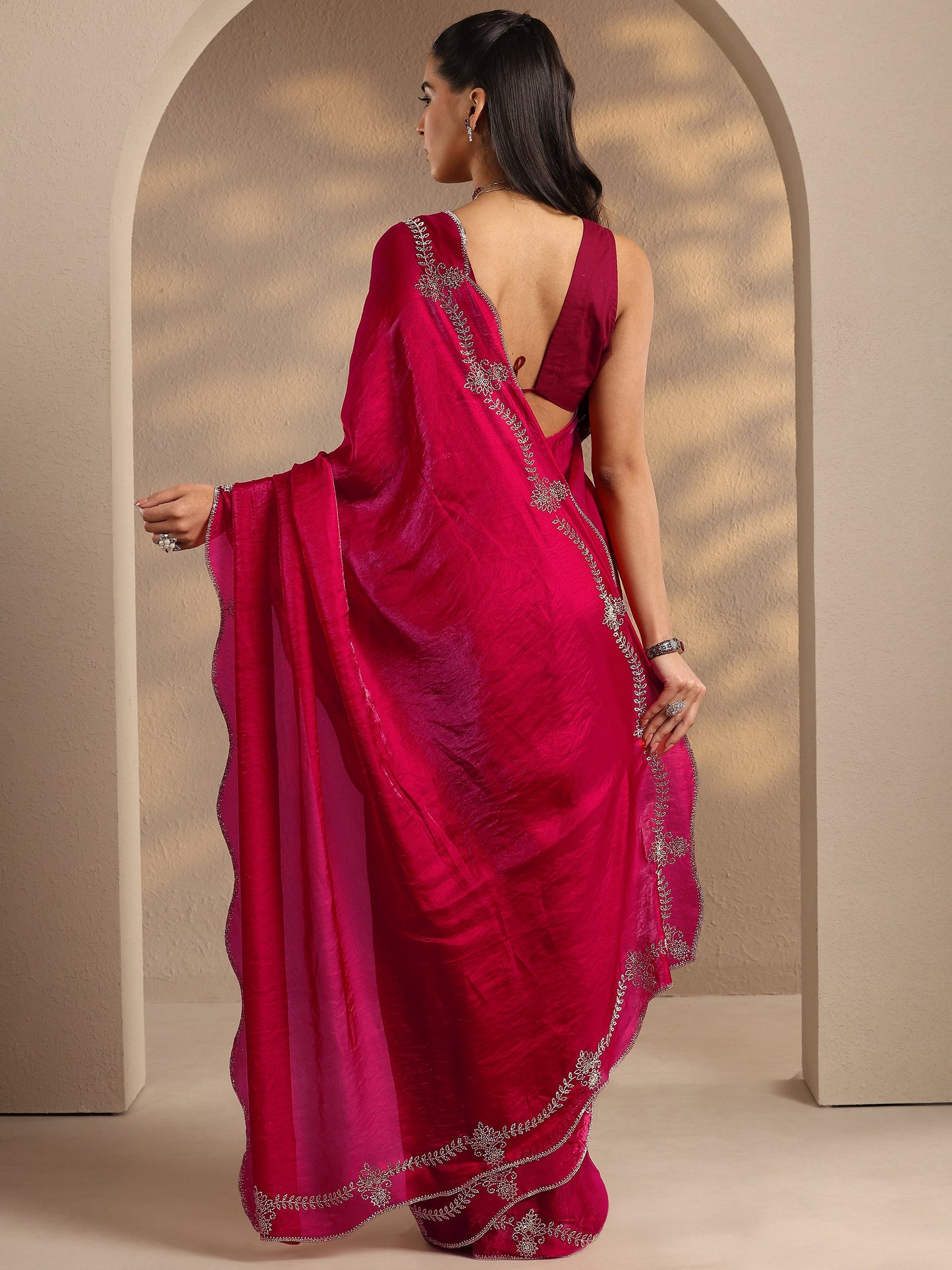 Libas Red Solid Silk Blend Saree With Unstitched Blouse Piece