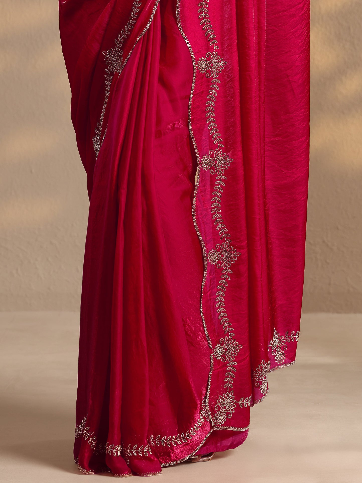 Libas Red Solid Silk Blend Saree With Unstitched Blouse Piece