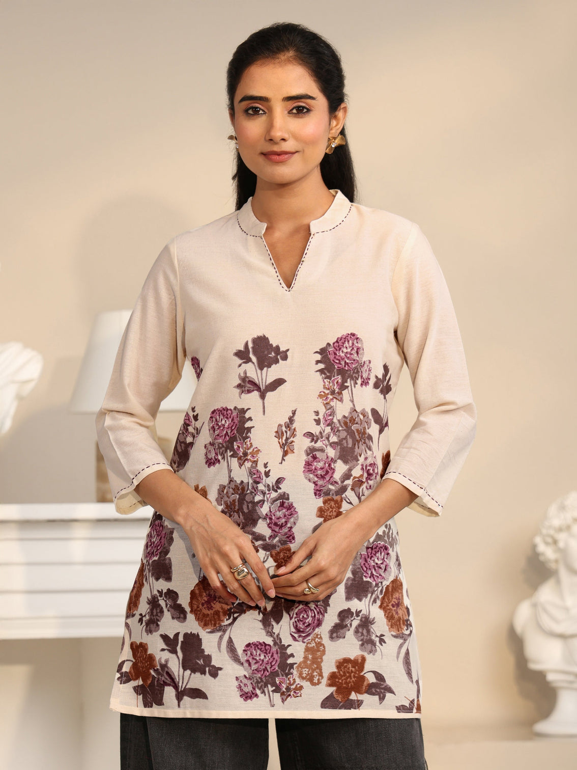 Mameraa Off White Floral Printed Cotton Blend Short Kurti