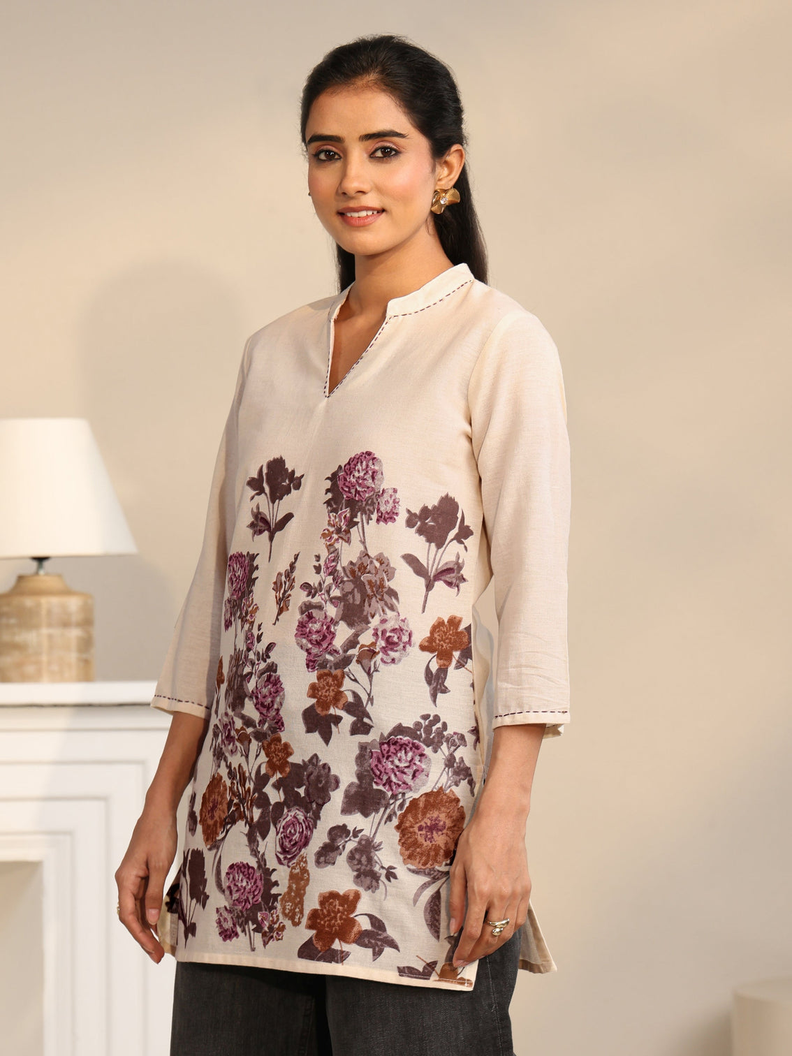 Mameraa Off White Floral Printed Cotton Blend Short Kurti