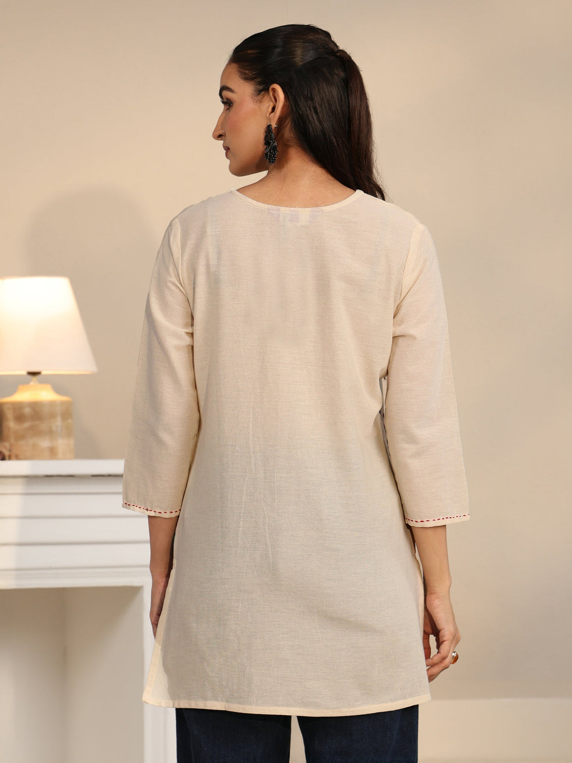 Mameraa Off White Floral Printed Cotton Blend Short Kurti