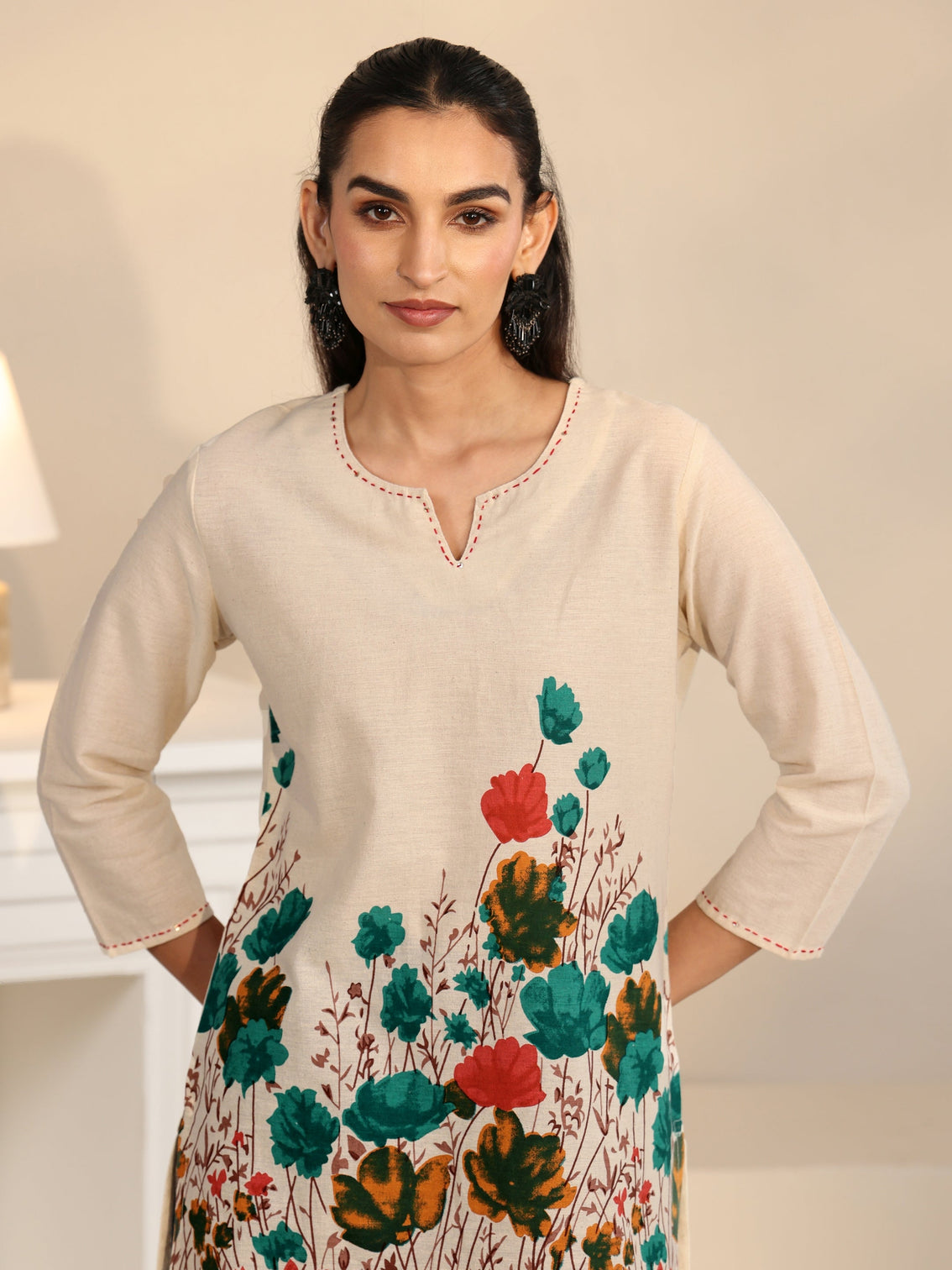 Mameraa Off White Floral Printed Cotton Blend Short Kurti
