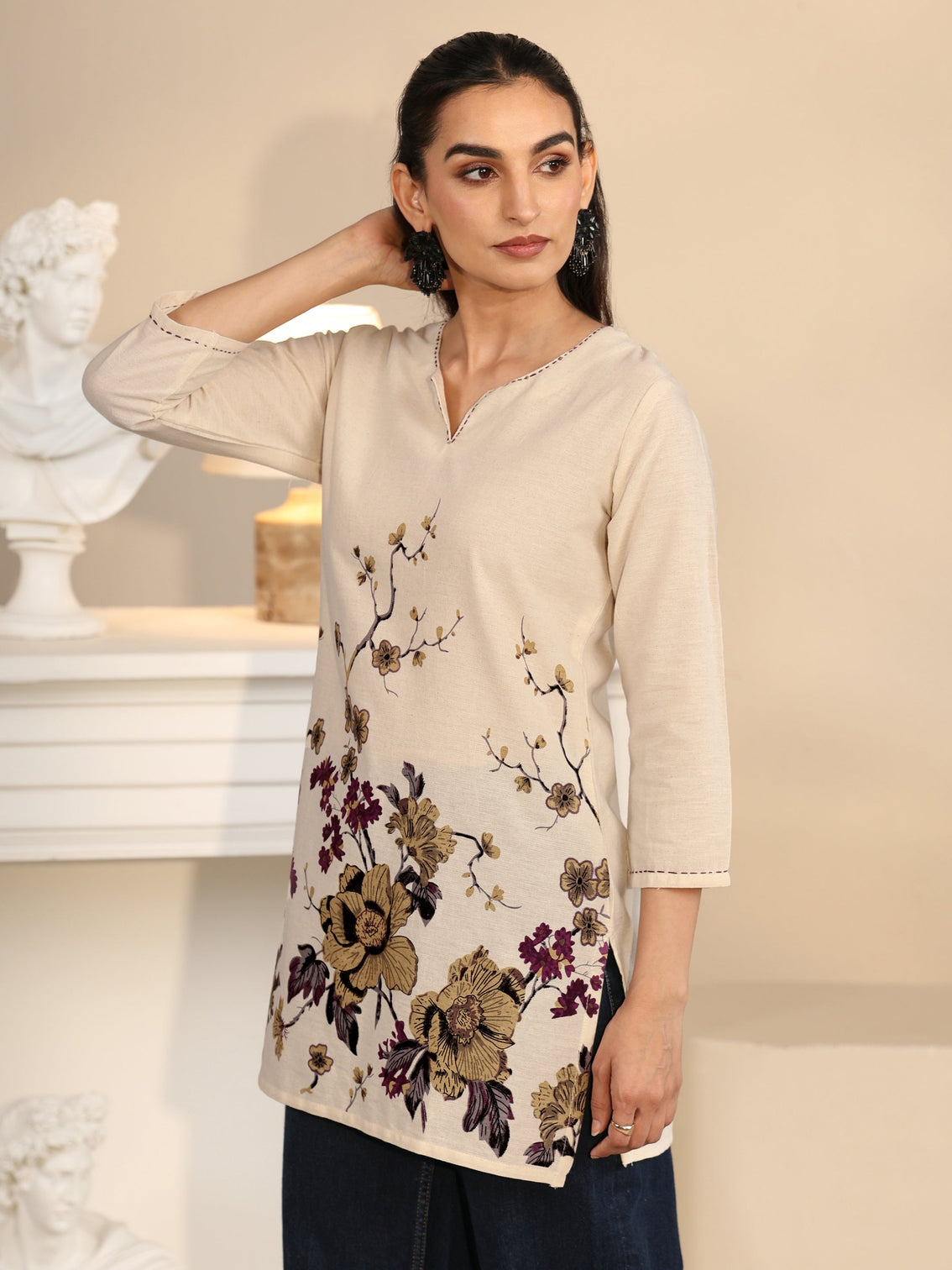 Mameraa Off White Floral Printed Cotton Blend Short Kurti