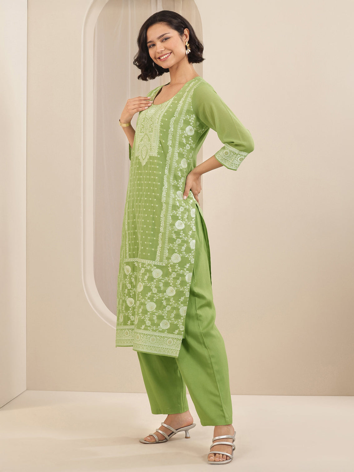Mameraa Green Self Design Chanderi Silk Straight Suit Sets With Dupatta