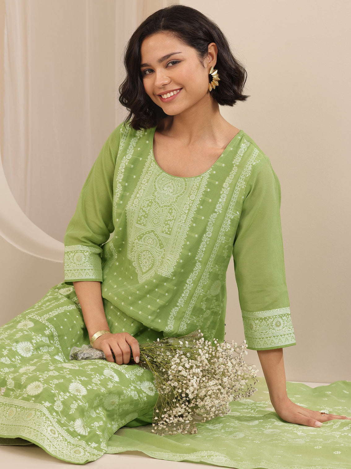 Mameraa Green Self Design Chanderi Silk Straight Suit Sets With Dupatta