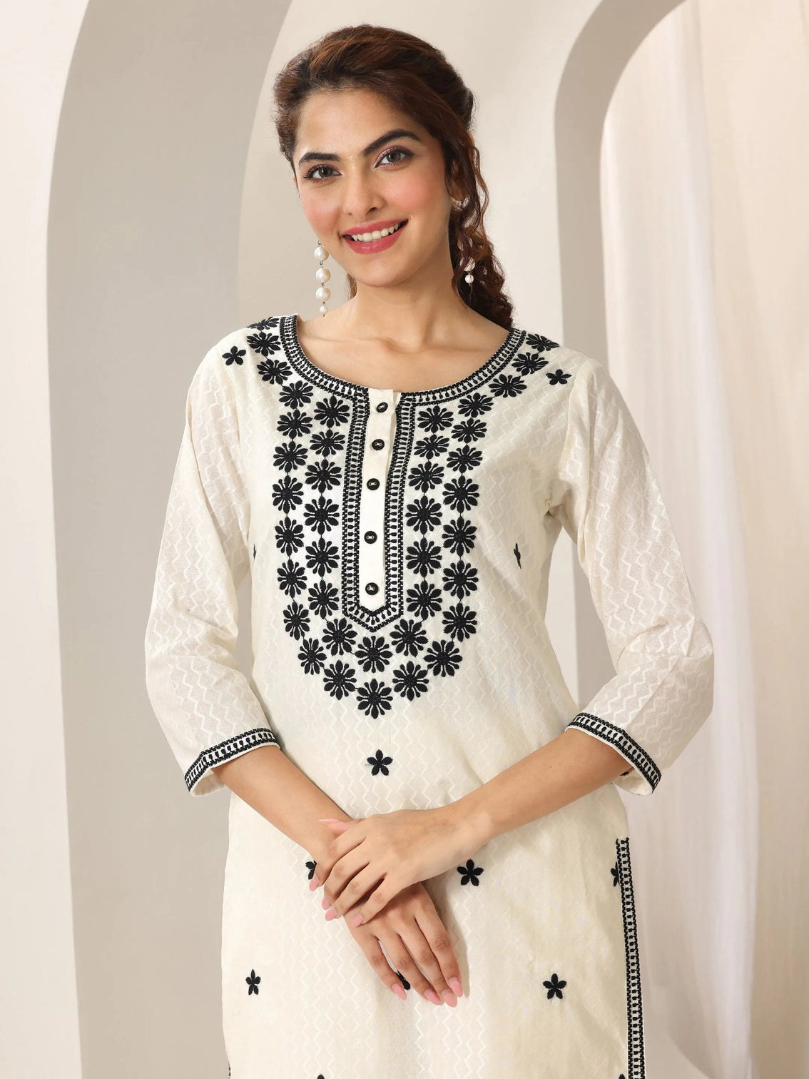 Mameraa Off White Embroidered Cotton Straight Suit Set With Dupatta