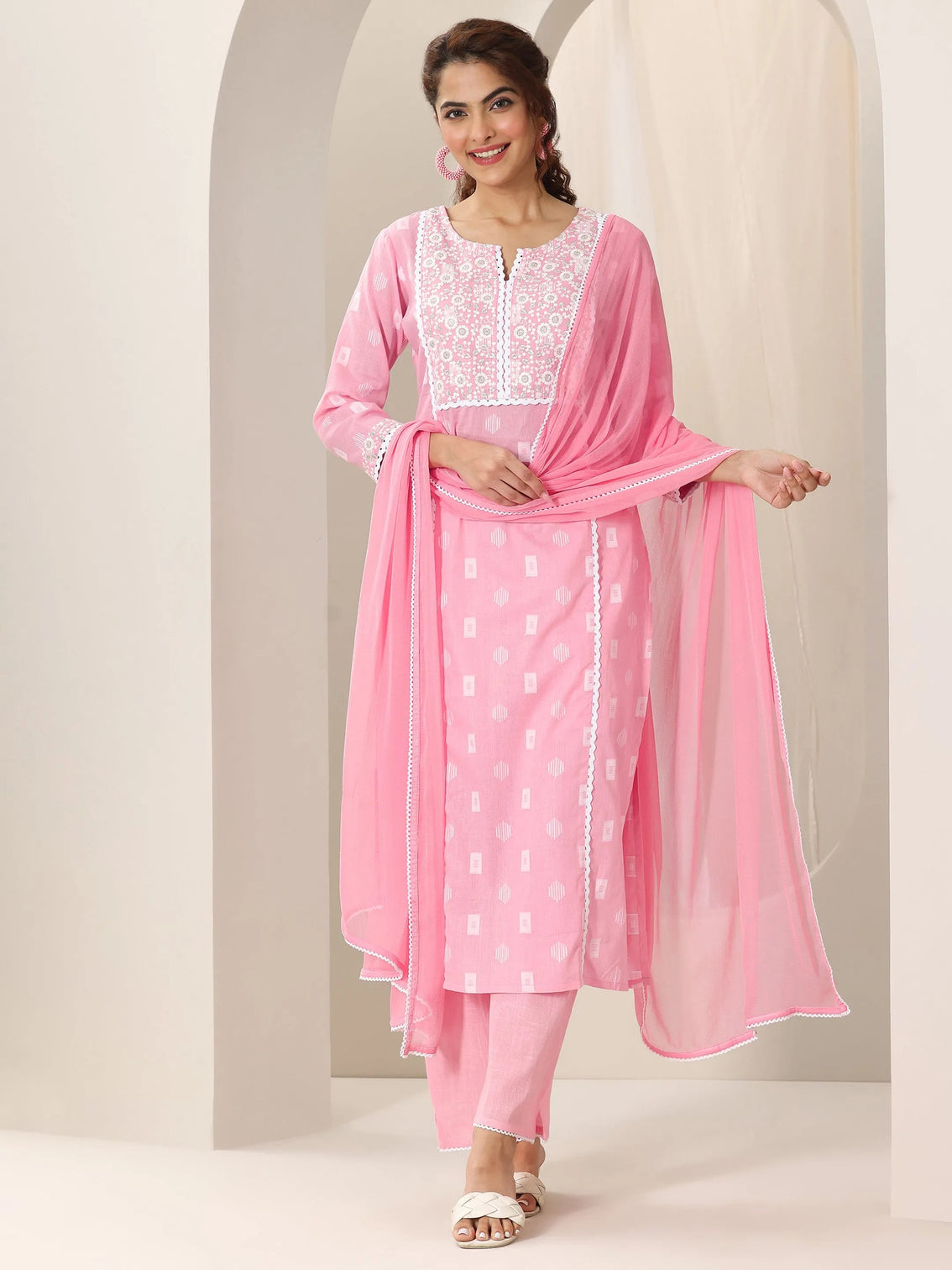Mameraa Pink Embroidered Cotton Straight Suit Set With Dupatta