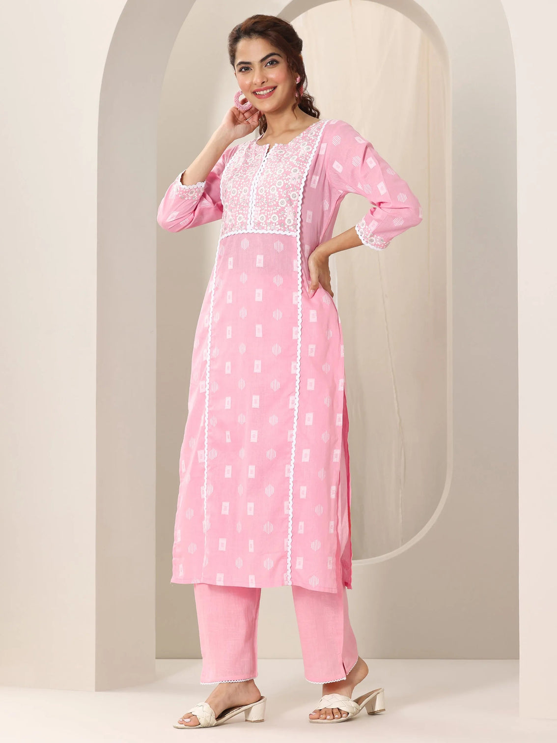 Mameraa Pink Embroidered Cotton Straight Suit Set With Dupatta