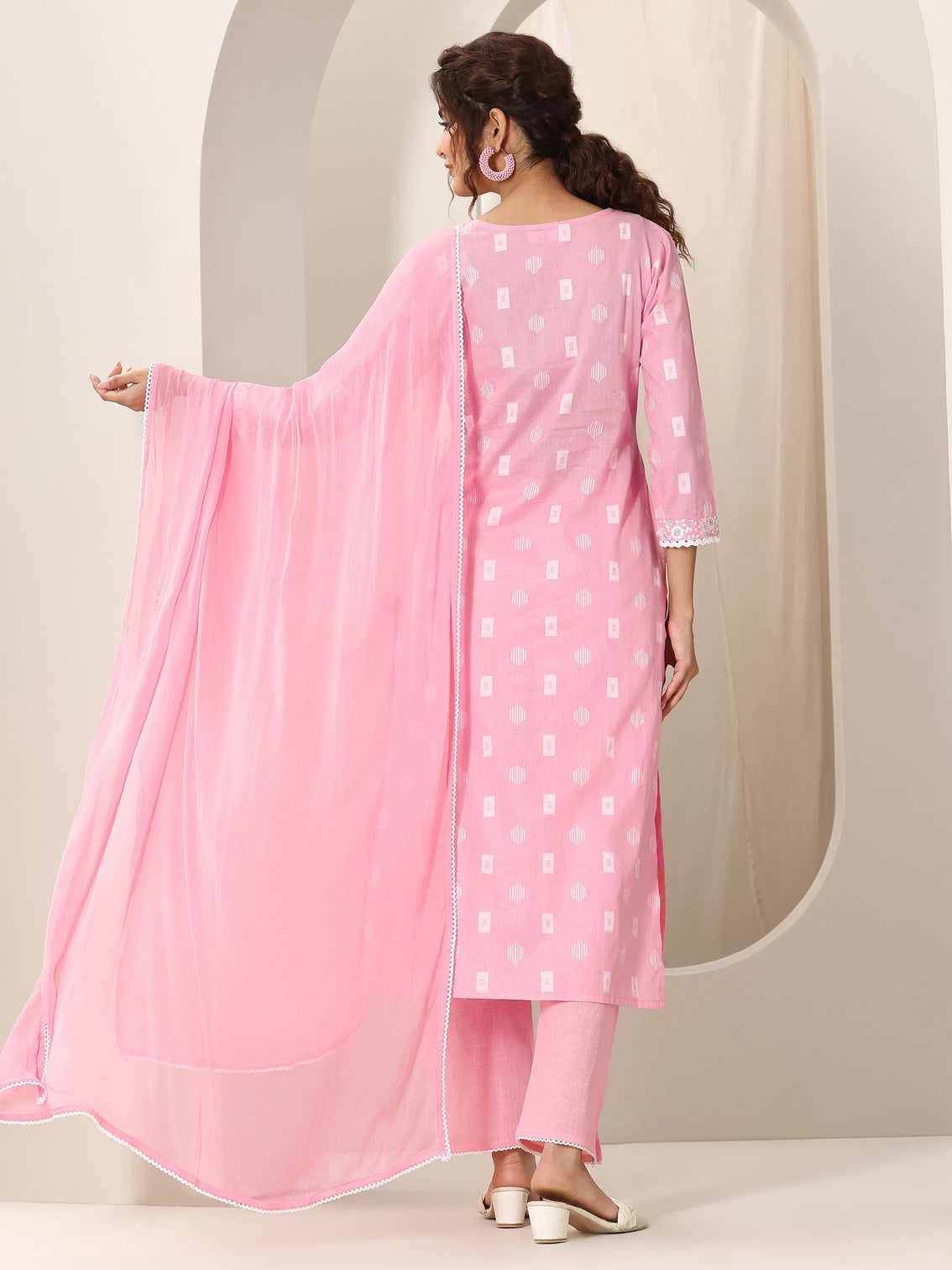 Mameraa Pink Embroidered Cotton Straight Suit Set With Dupatta