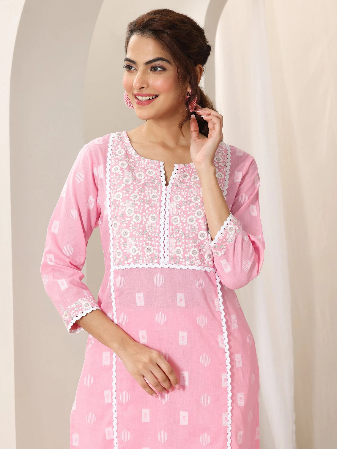 Mameraa Pink Embroidered Cotton Straight Suit Set With Dupatta