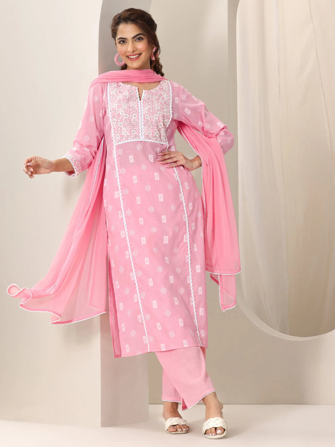 Mameraa Pink Embroidered Cotton Straight Suit Set With Dupatta
