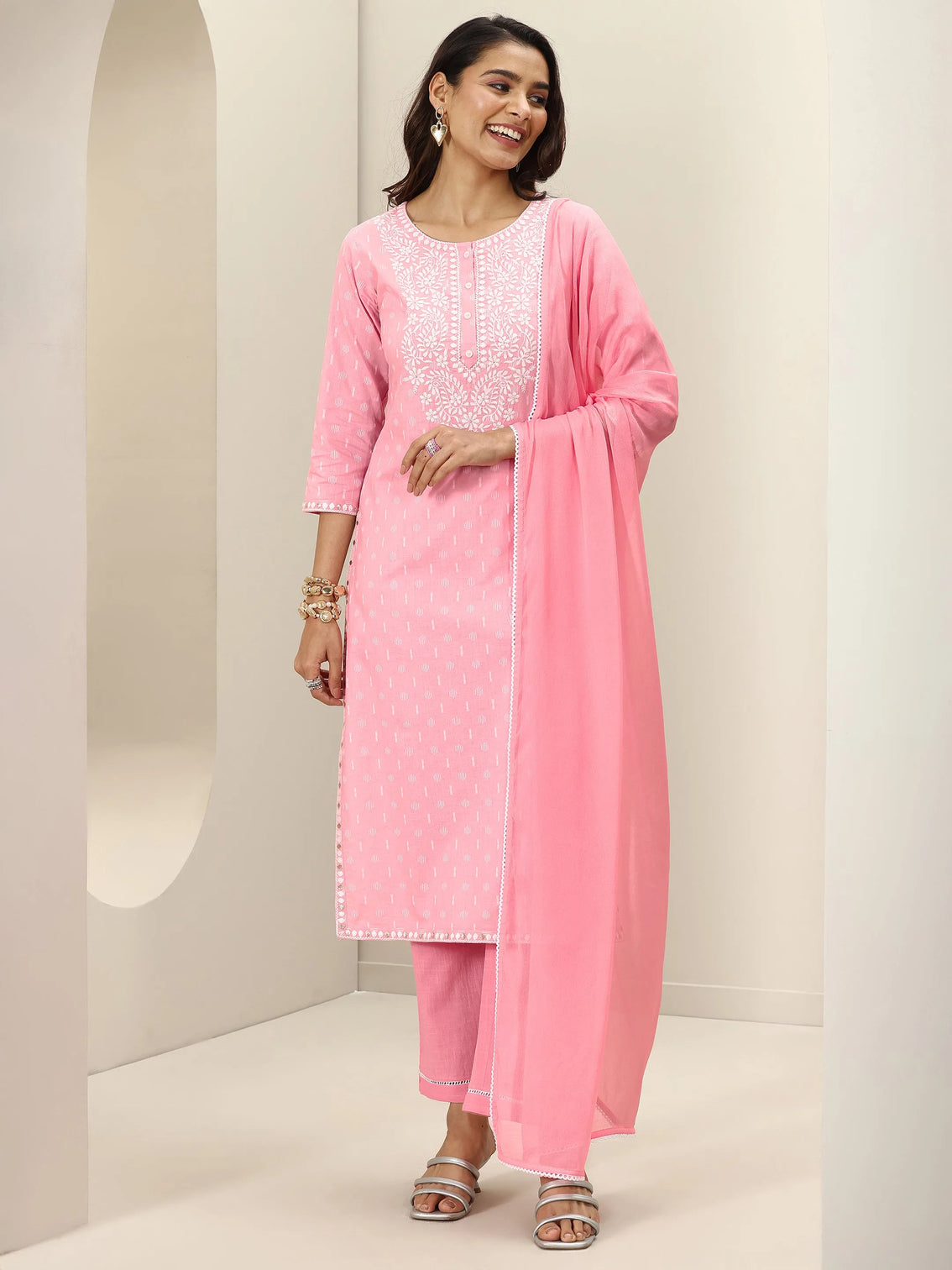 Mameraa Pink Embroidered Cotton Straight Suit Sets With Dupatta