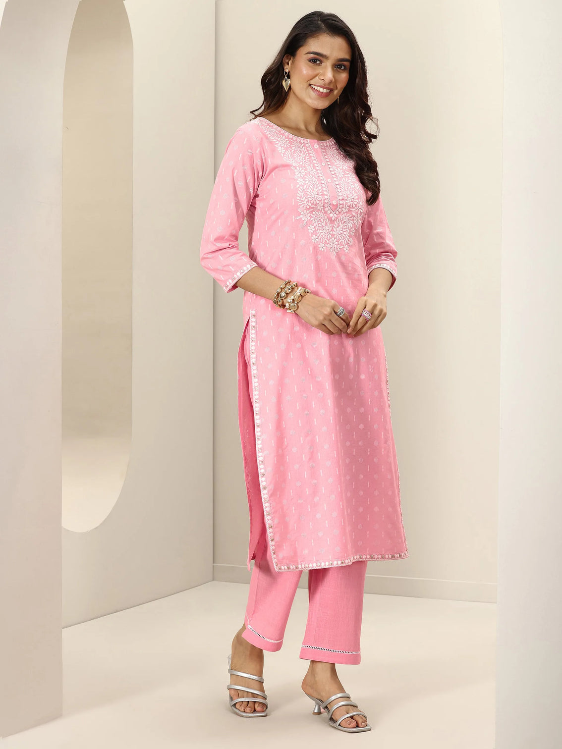 Mameraa Pink Embroidered Cotton Straight Suit Sets With Dupatta