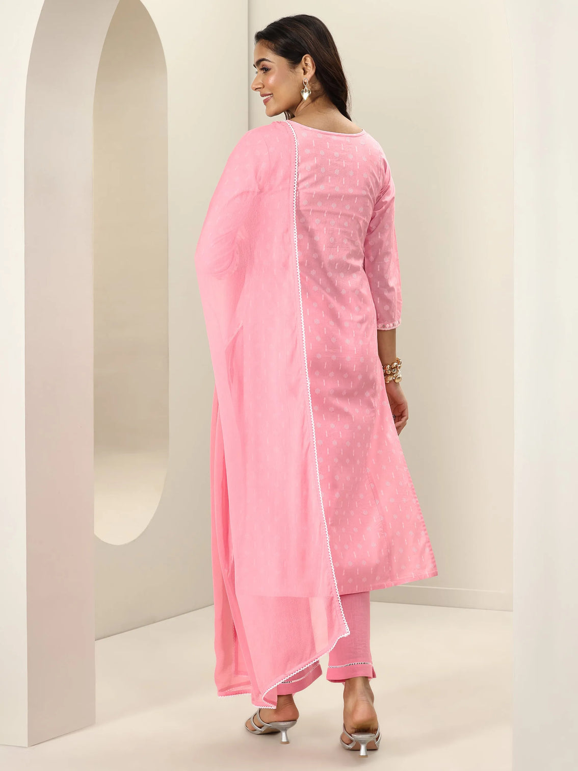 Mameraa Pink Embroidered Cotton Straight Suit Sets With Dupatta