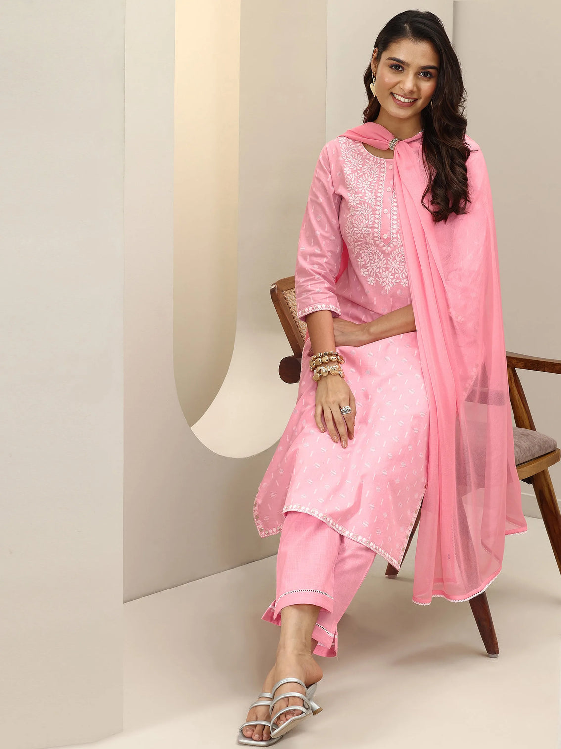 Mameraa Pink Embroidered Cotton Straight Suit Sets With Dupatta