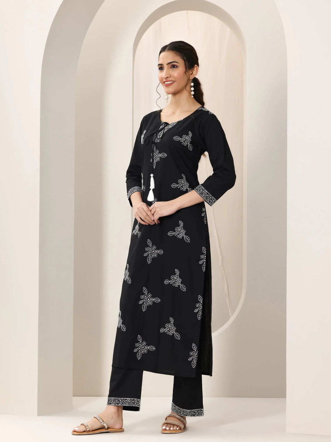 Mameraa Black Embroidered Cotton Straight Suit Set With Dupatta