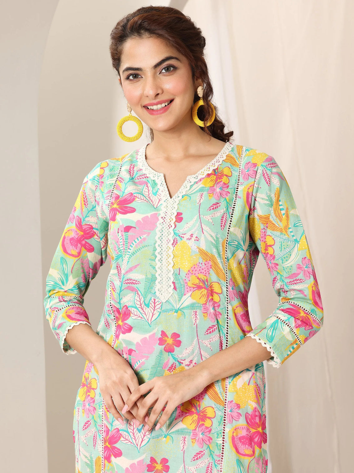 Mameraa Turquoise Blue Printed Cotton Straight Suit Set With Dupatta
