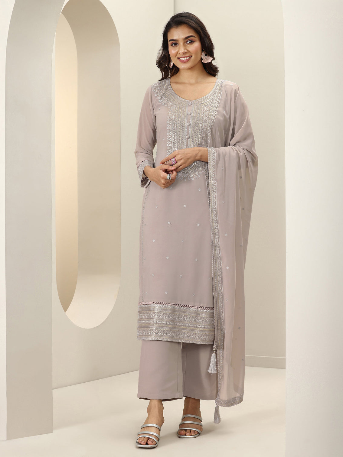 Mameraa Grey Embroidered Georgette Straight Suit Sets With Dupatta