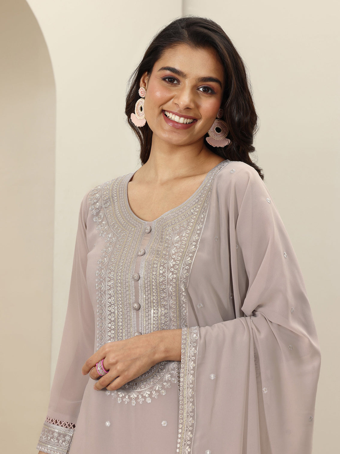 Mameraa Grey Embroidered Georgette Straight Suit Sets With Dupatta