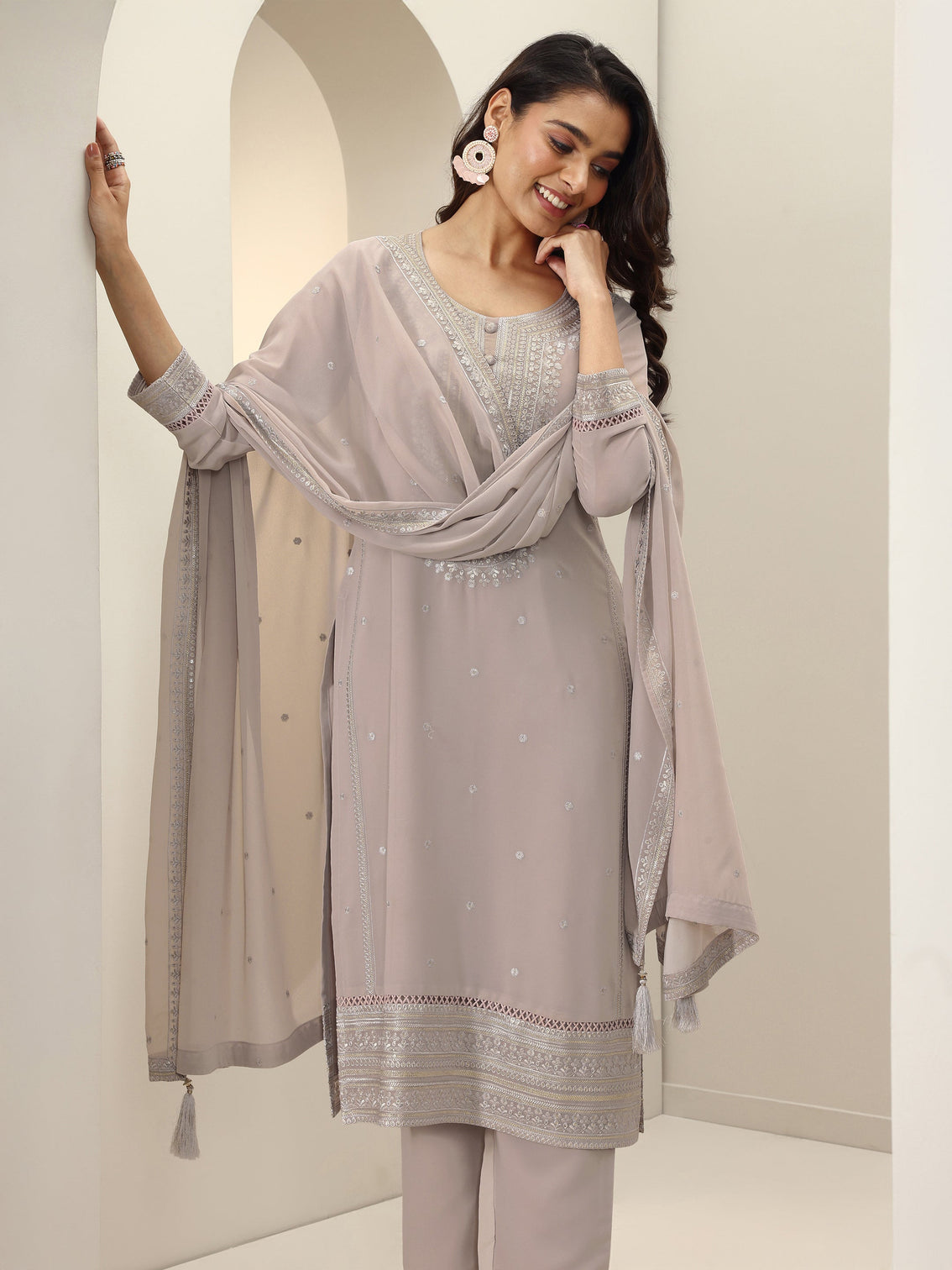 Mameraa Grey Embroidered Georgette Straight Suit Sets With Dupatta
