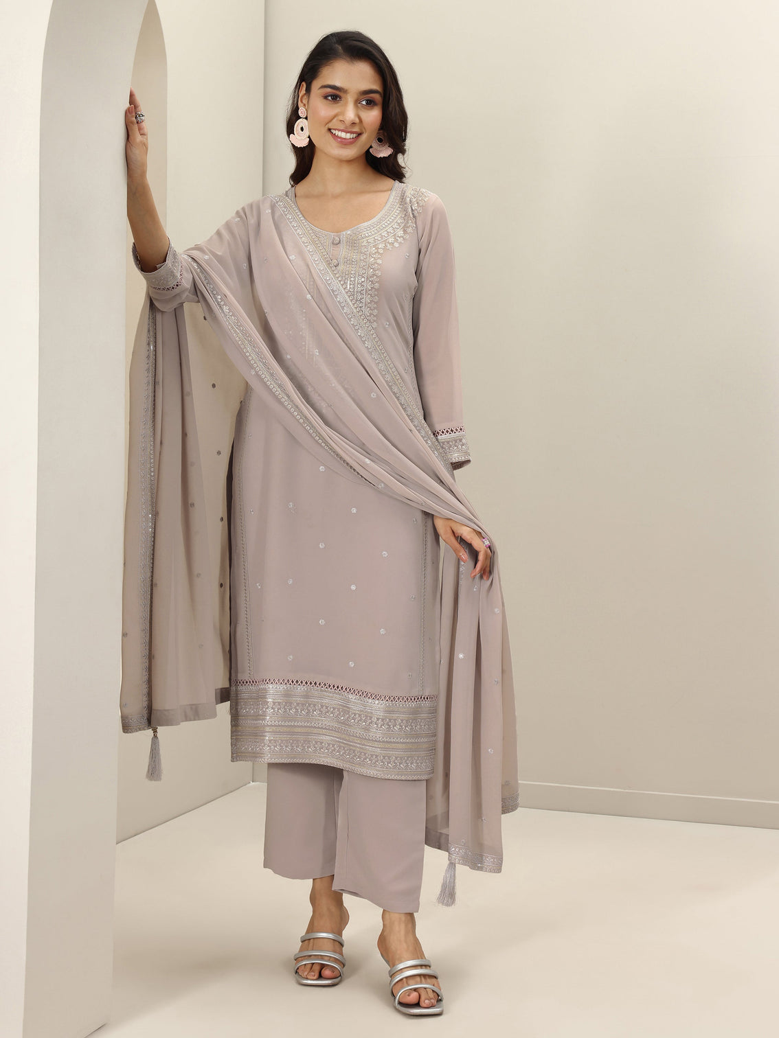 Mameraa Grey Embroidered Georgette Straight Suit Sets With Dupatta