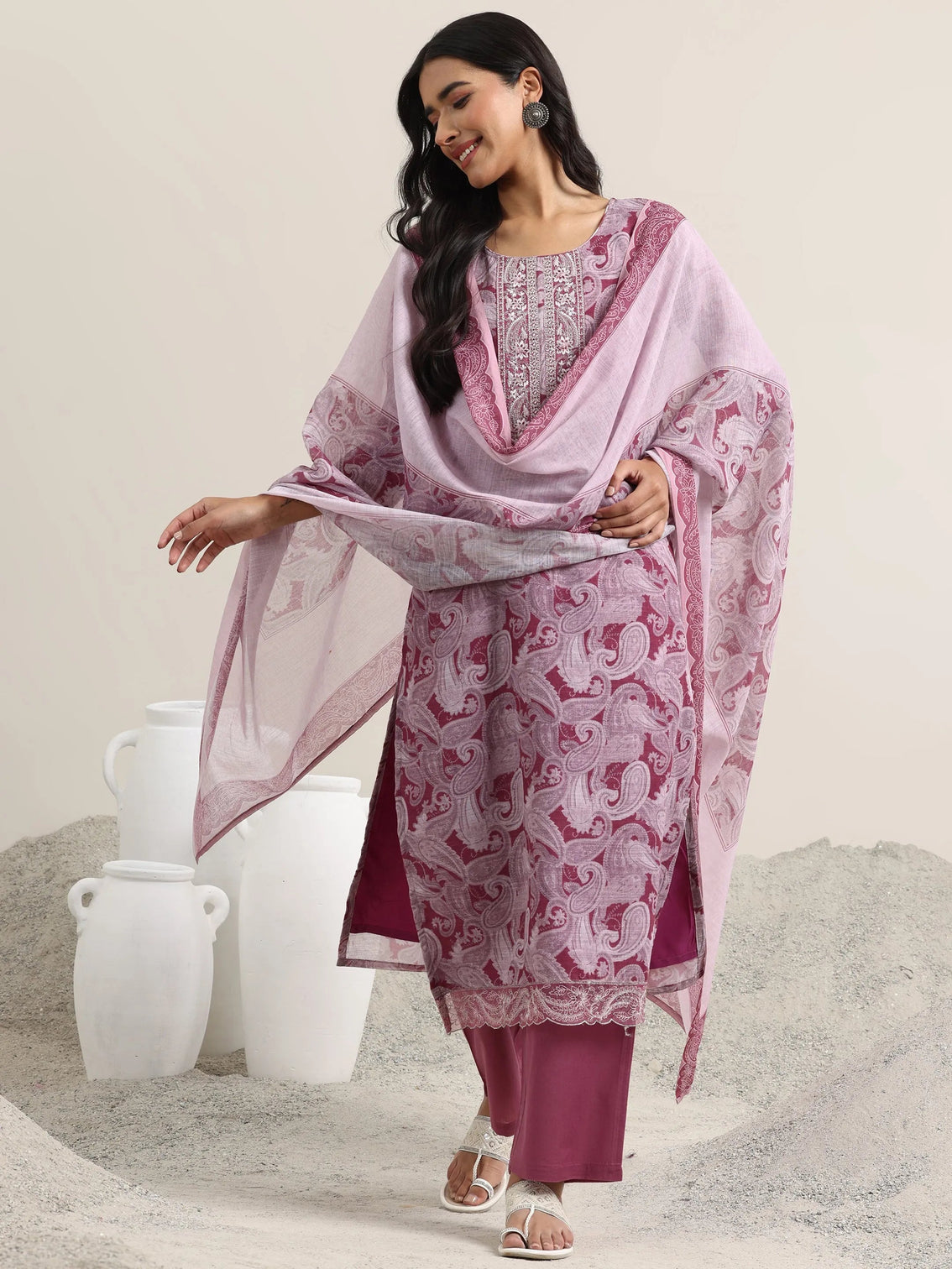 Mameraa Pink Printed Linen Straight Suit With Dupatta