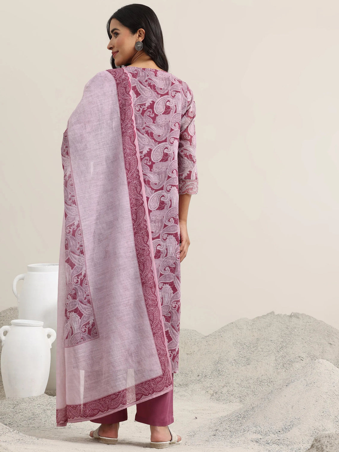Mameraa Pink Printed Linen Straight Suit With Dupatta