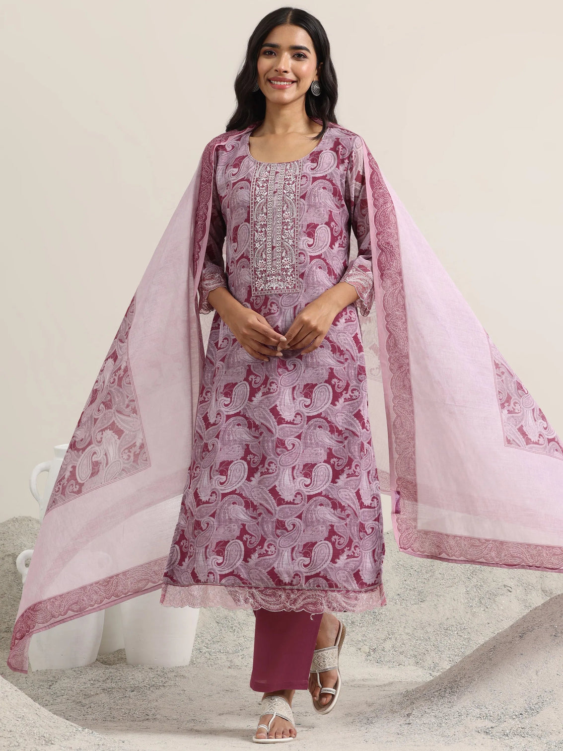 Mameraa Pink Printed Linen Straight Suit With Dupatta