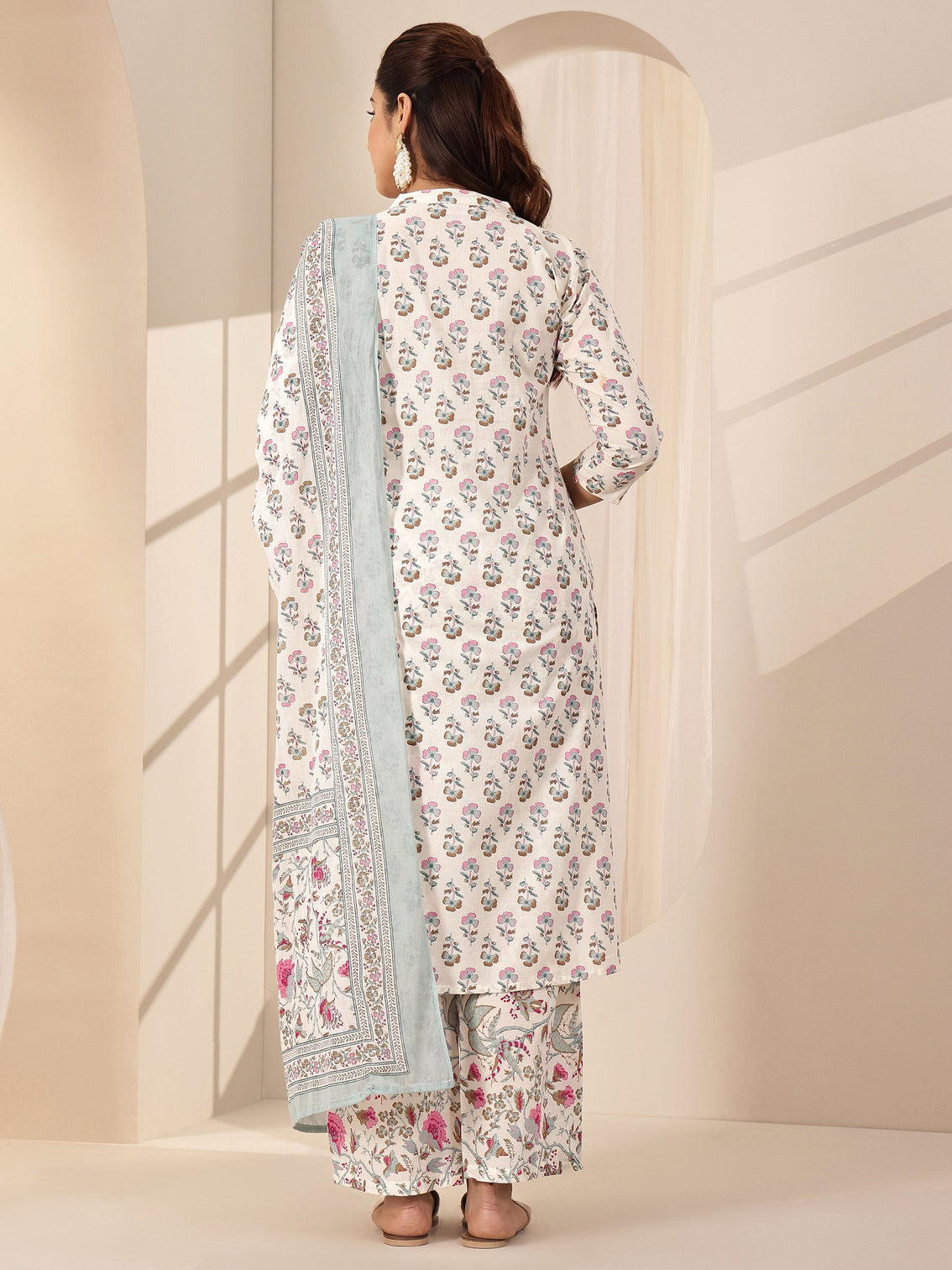 Mameraa Off White Printed Cotton Straight Suit Sets With Dupatta