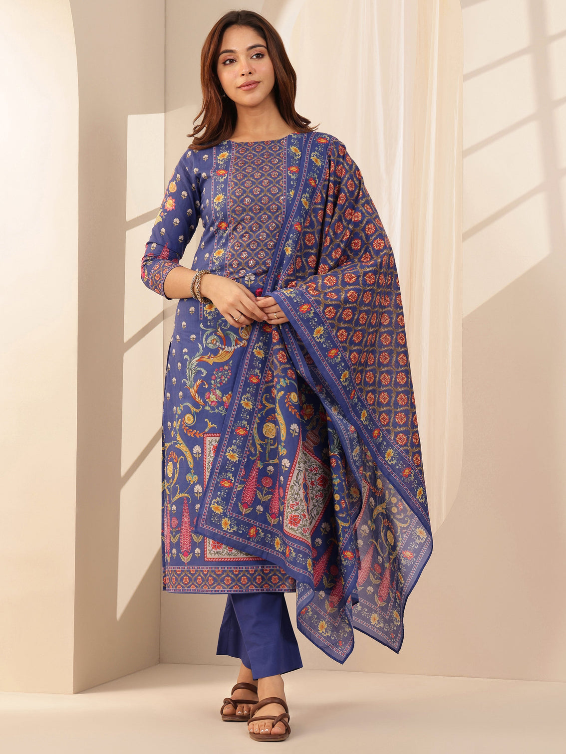 Mameraa Blue Printed Cotton Straight Suit Sets With Dupatta