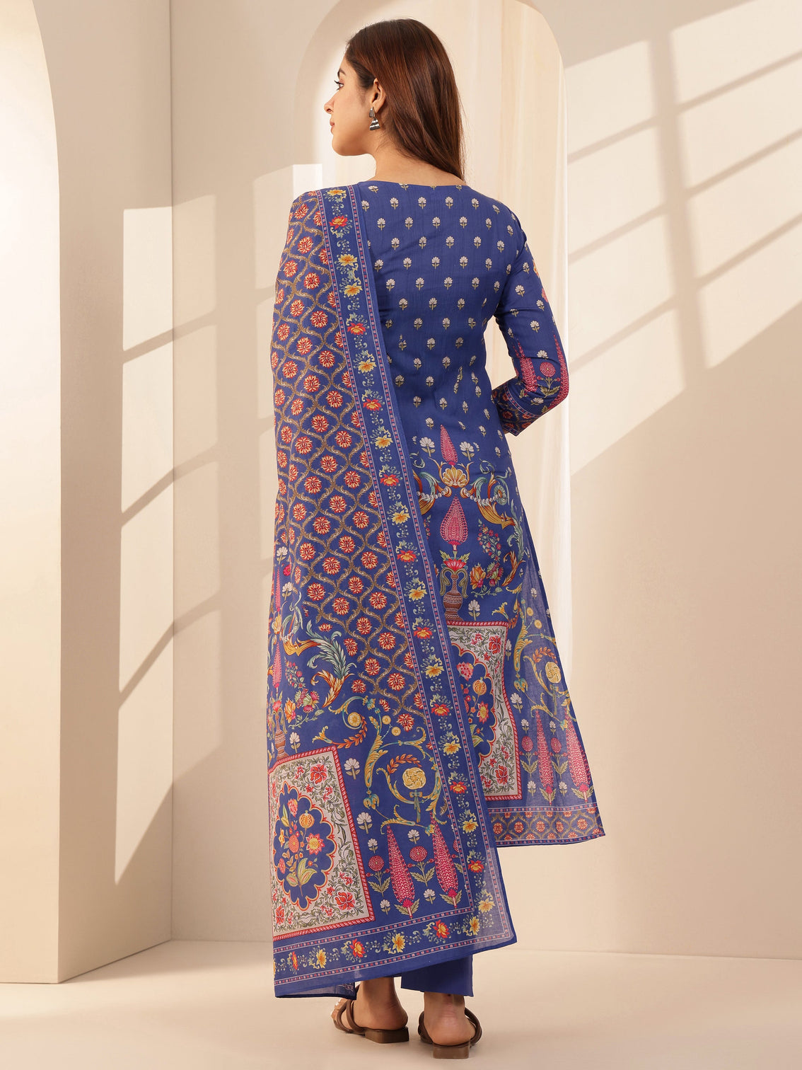 Mameraa Blue Printed Cotton Straight Suit Sets With Dupatta