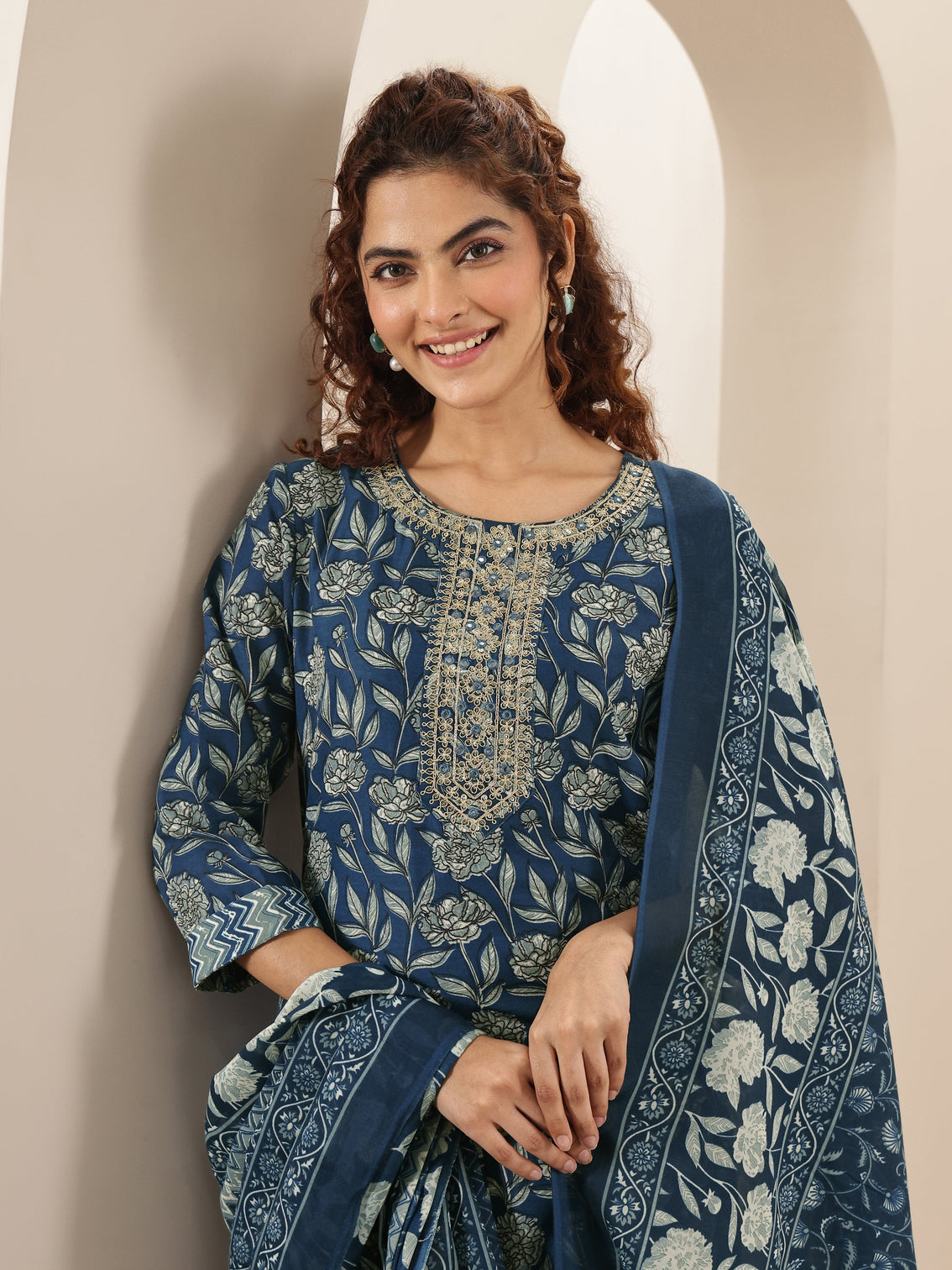 Mameraa Teal Blue Printed Cotton Blend Straight Suit Sets With Dupatta