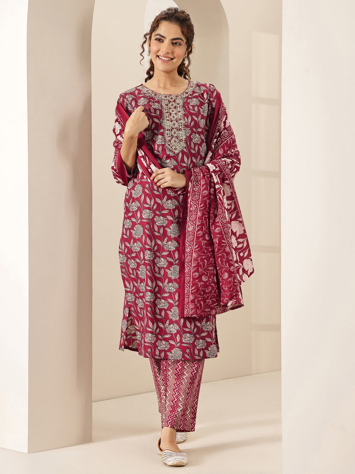 Mameraa Maroon Printed Cotton Blend Straight Suit Sets With Dupatta