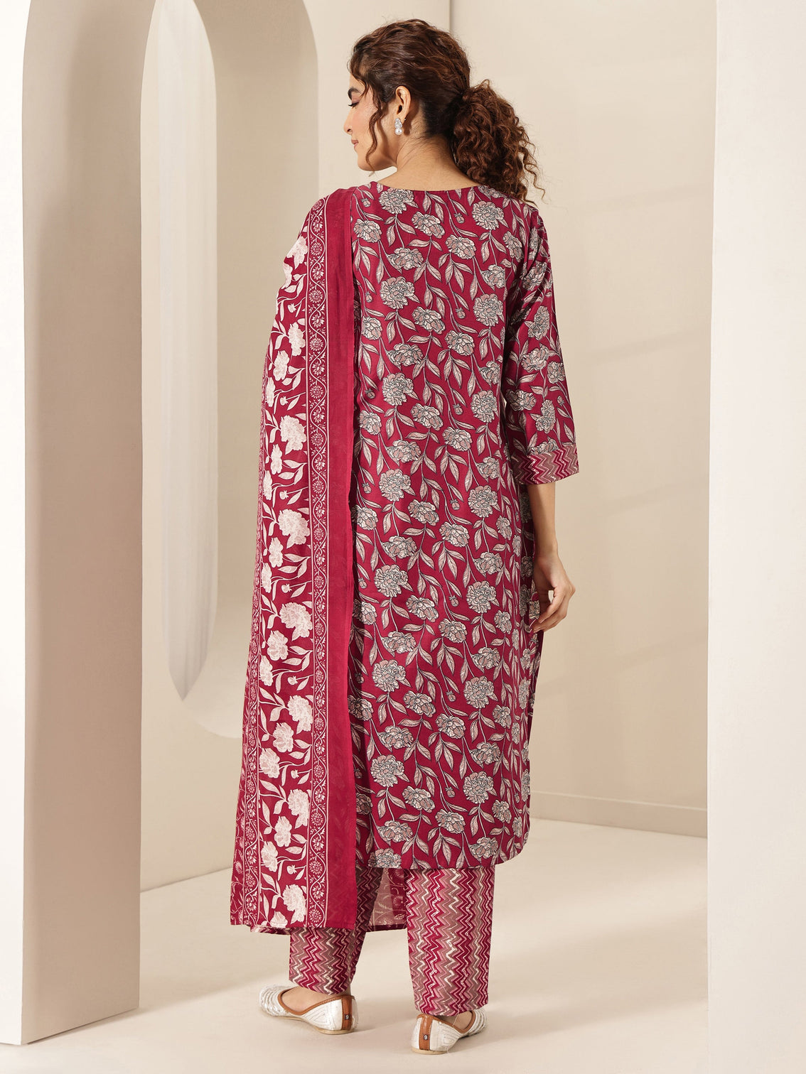 Mameraa Maroon Printed Cotton Blend Straight Suit Sets With Dupatta