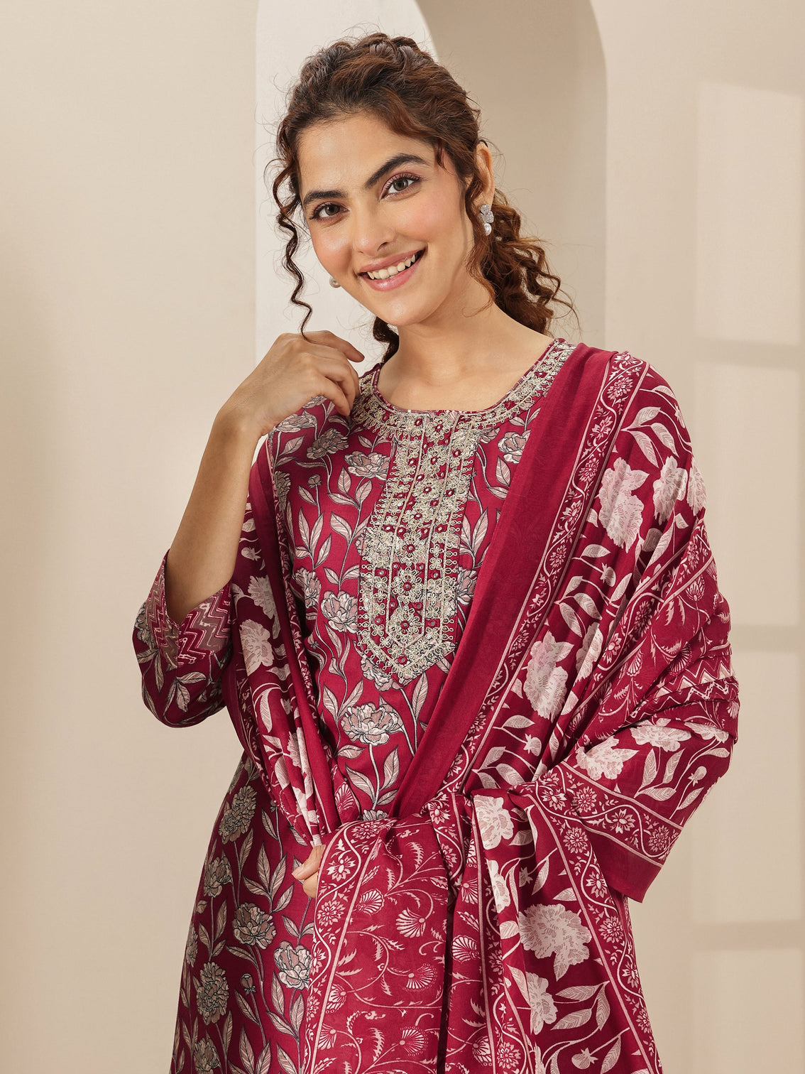 Mameraa Maroon Printed Cotton Blend Straight Suit Sets With Dupatta