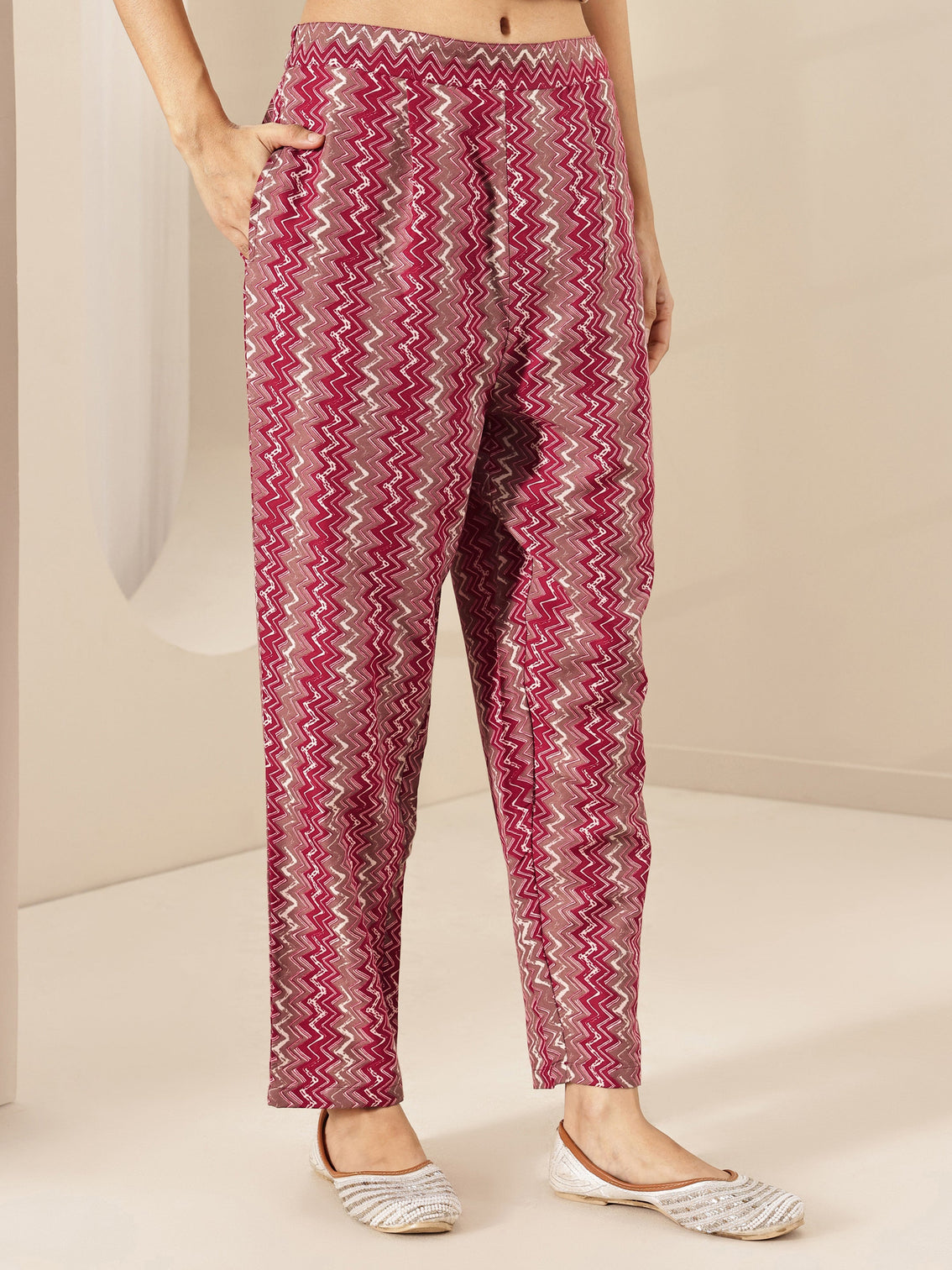 Mameraa Maroon Printed Cotton Blend Straight Suit Sets With Dupatta