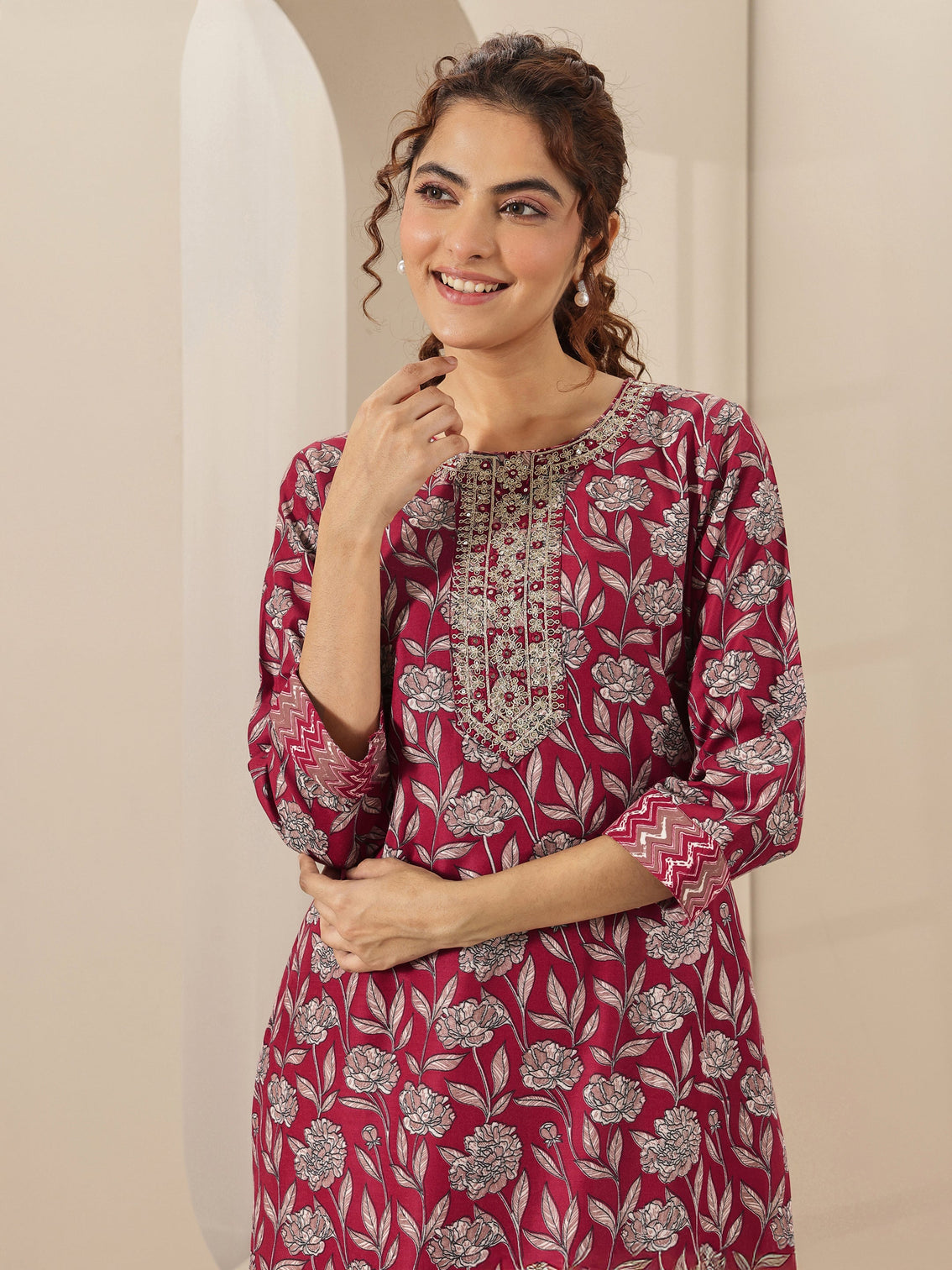 Mameraa Maroon Printed Cotton Blend Straight Suit Sets With Dupatta