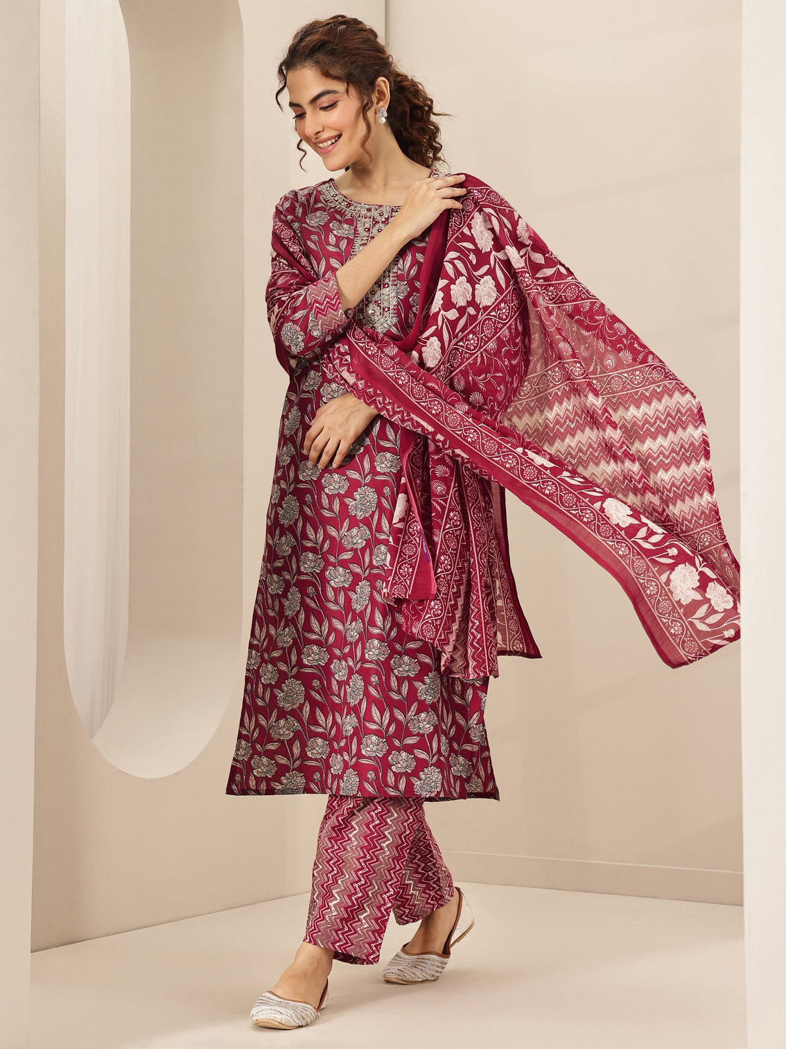 Mameraa Maroon Printed Cotton Blend Straight Suit Sets With Dupatta