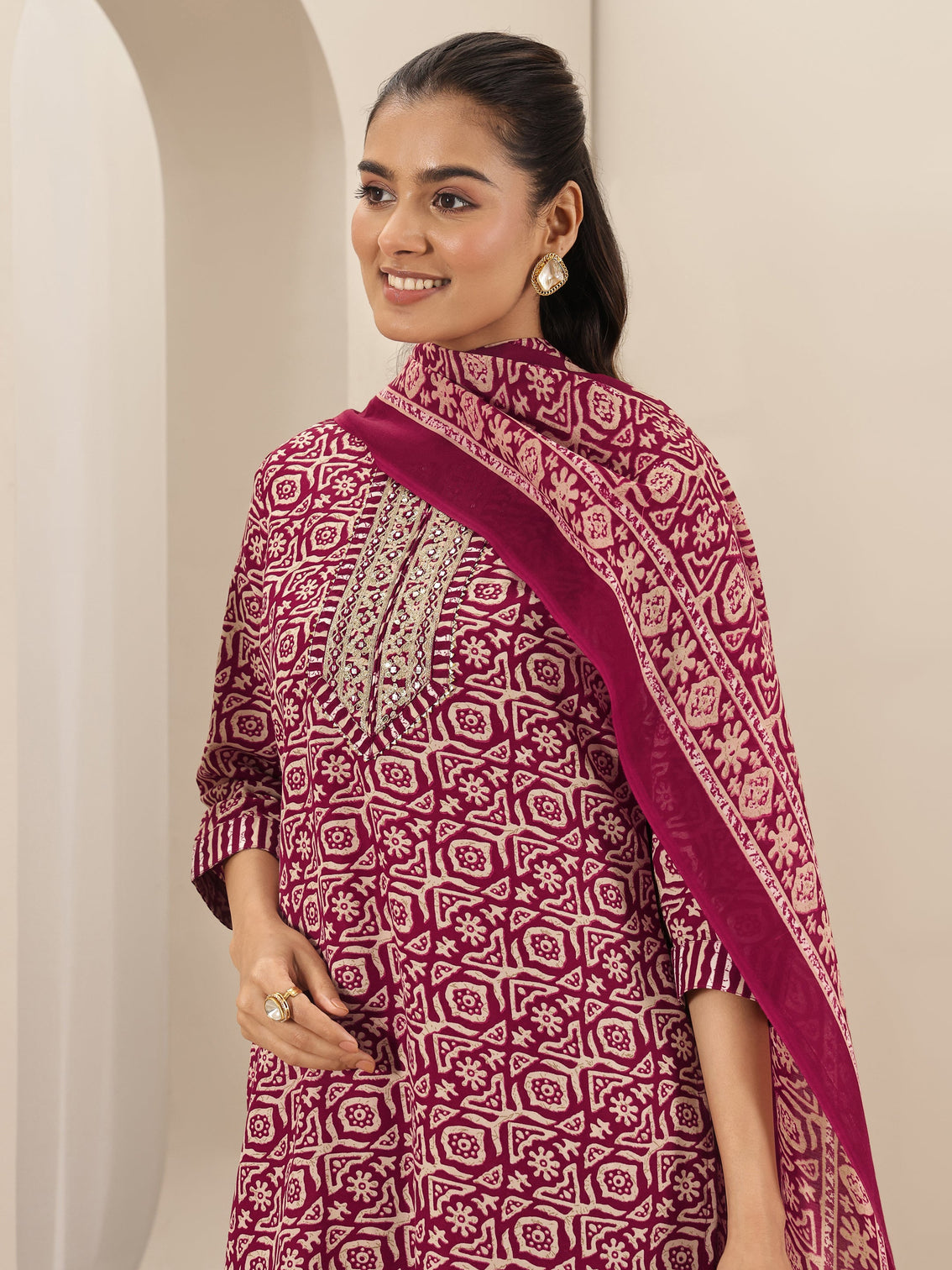 Mameraa Maroon Printed Cotton Blend Straight Suit Sets With Dupatta