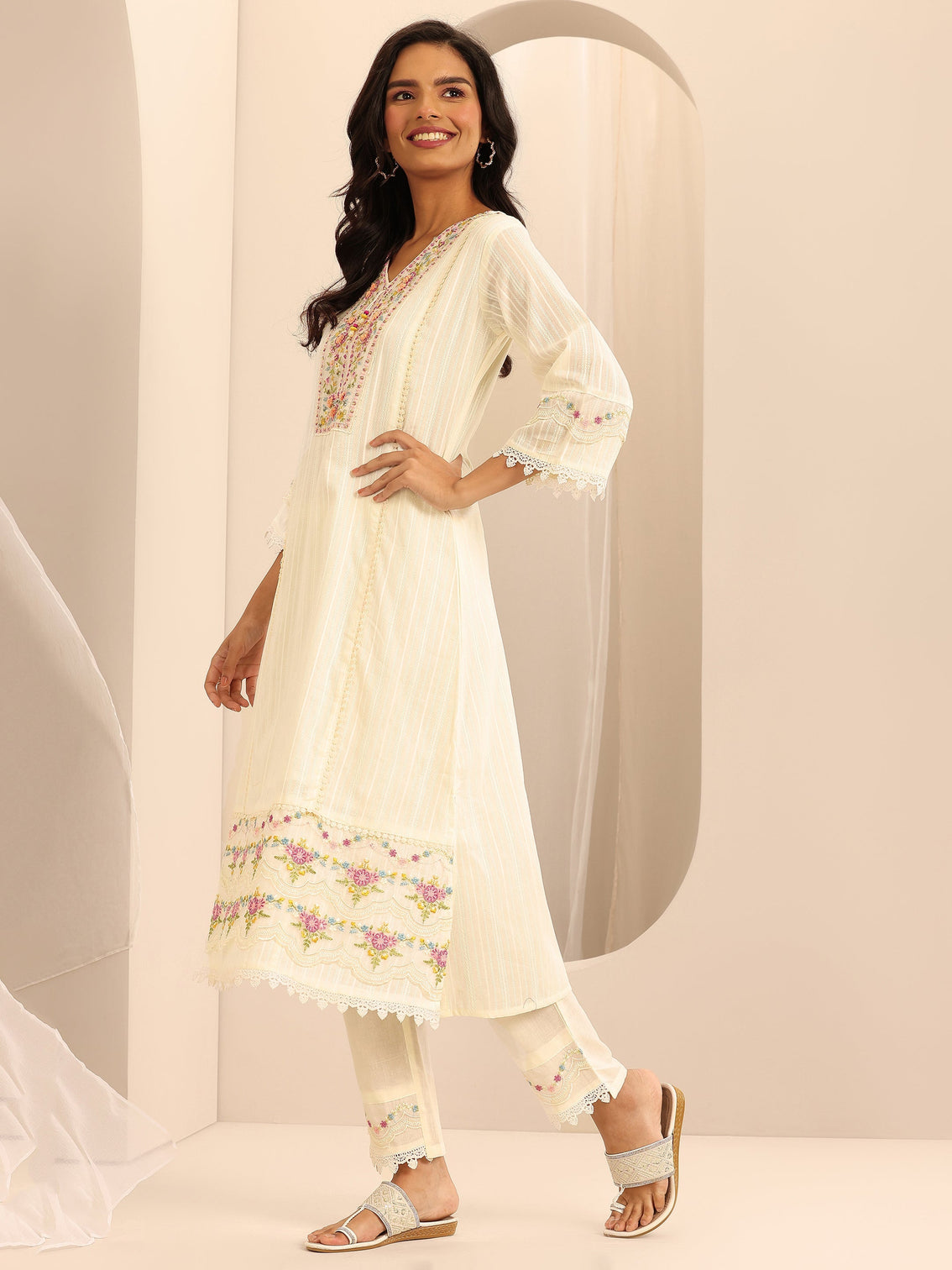 Mameraa Off white Embroidered Cotton Blend A-line Suit Set With Dupatta