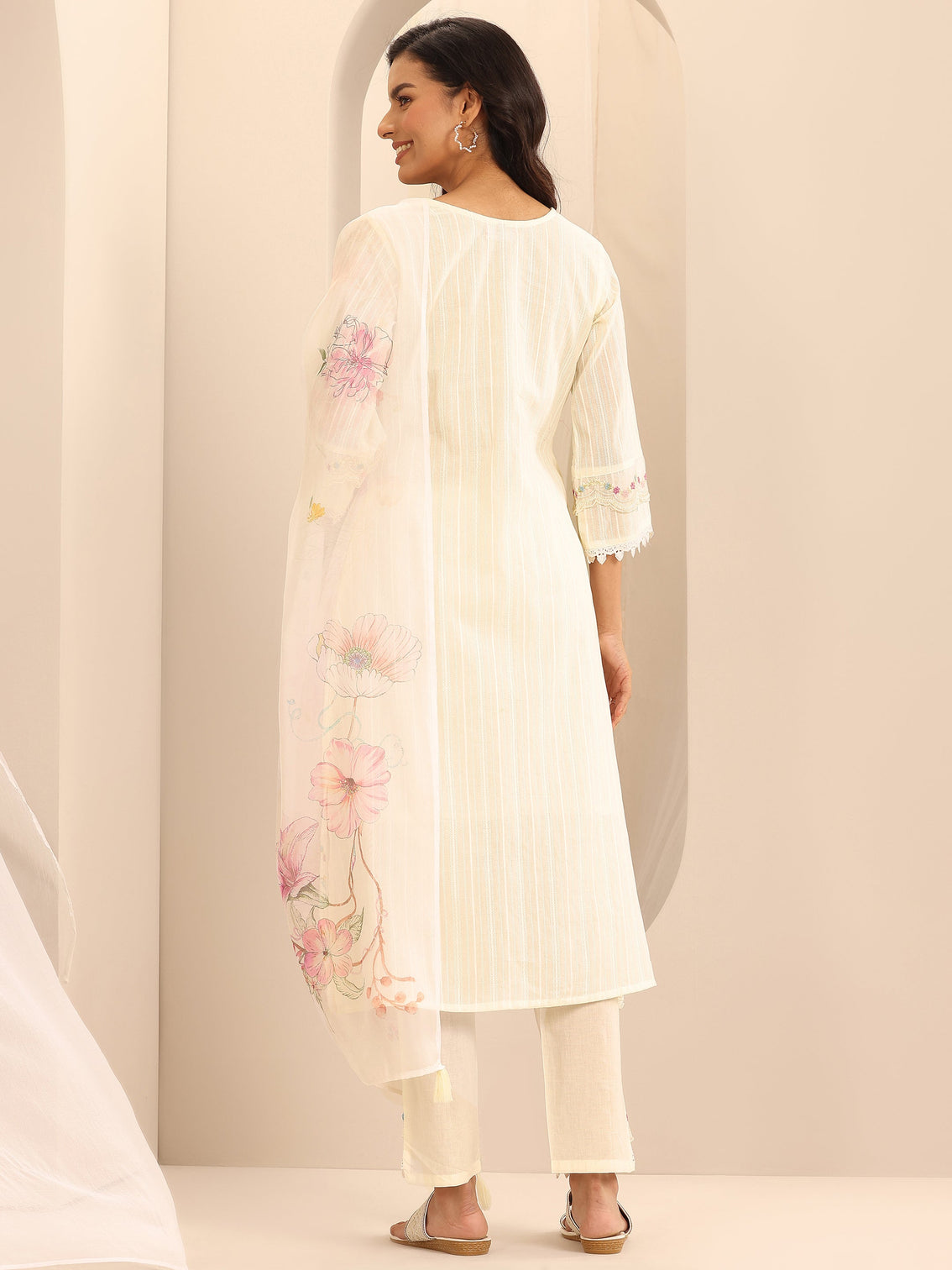 Mameraa Off white Embroidered Cotton Blend A-line Suit Set With Dupatta