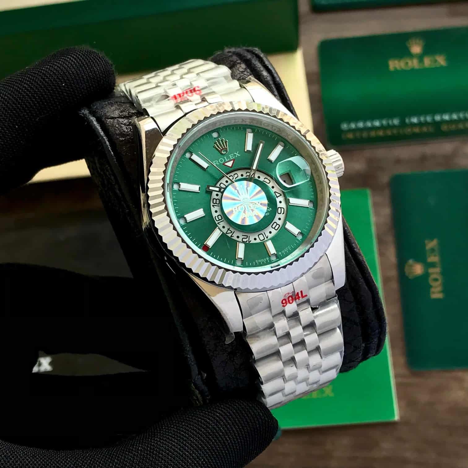 Role_x Sky Dweller Silver/Green Watch