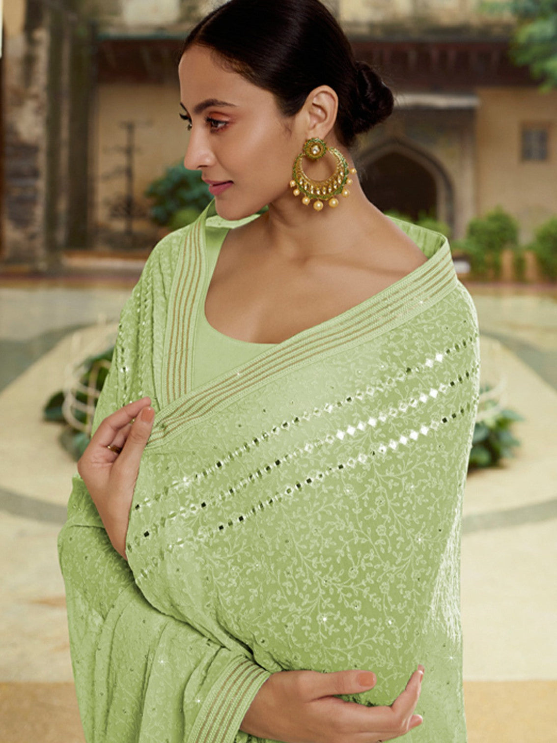 Green Georgette Saree With Unstitched Blouse