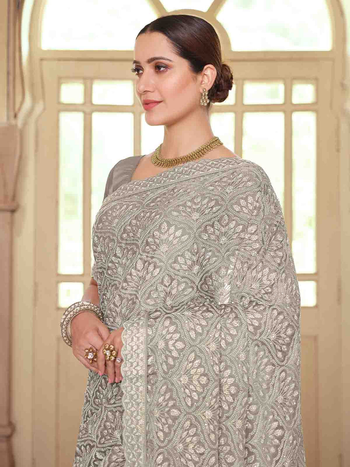 Grey Chiffon Saree With Unstitched Blouse