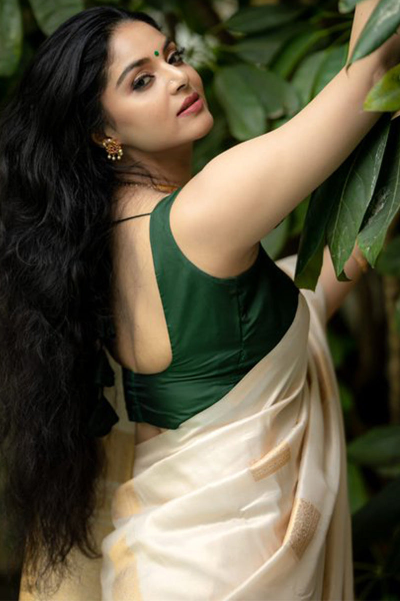 Luminous Beige Soft Silk Saree With Vestigial Blouse Piece