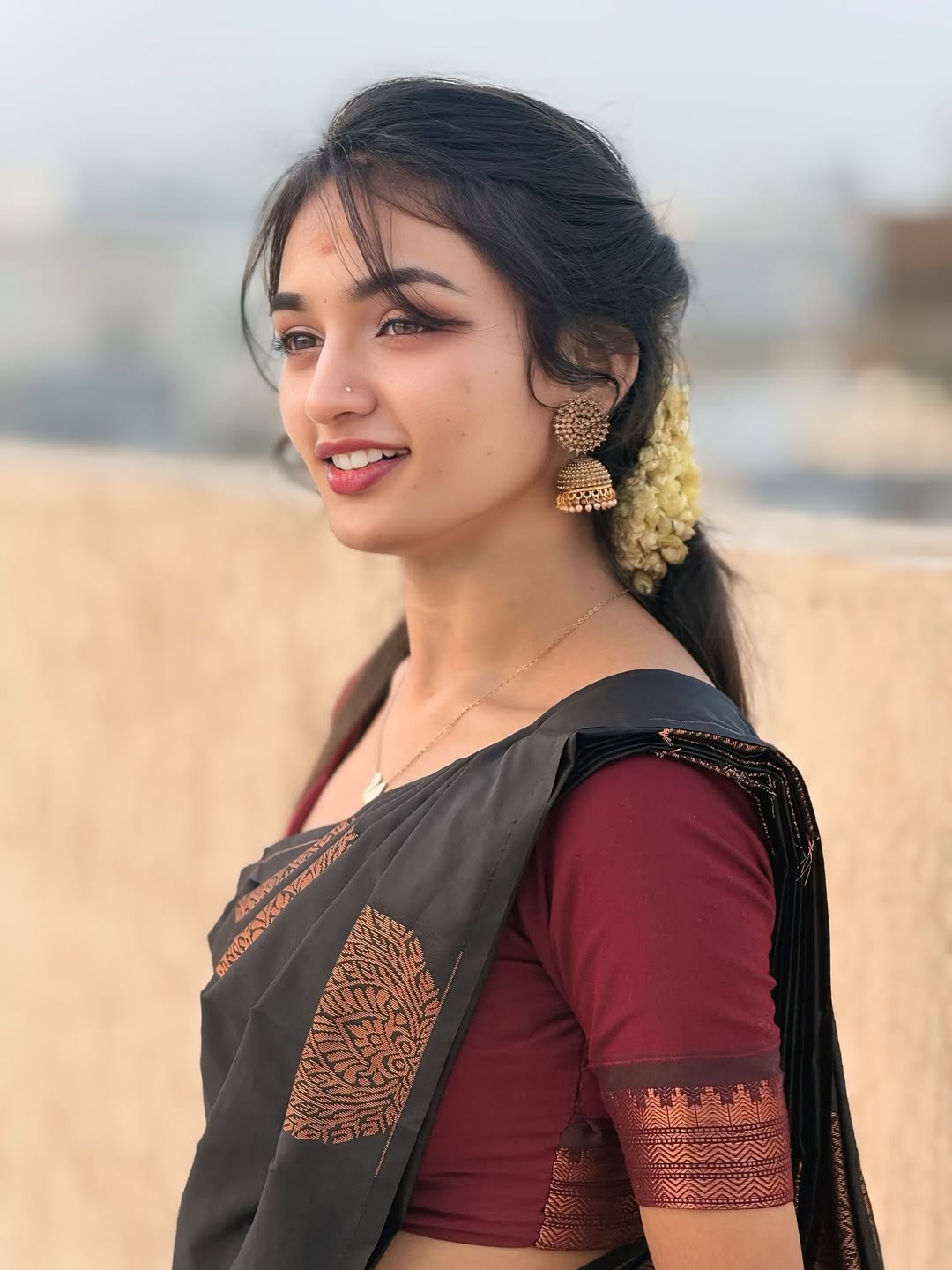 Nemesis Black Soft Silk Saree With Scrumptious Blouse Piece