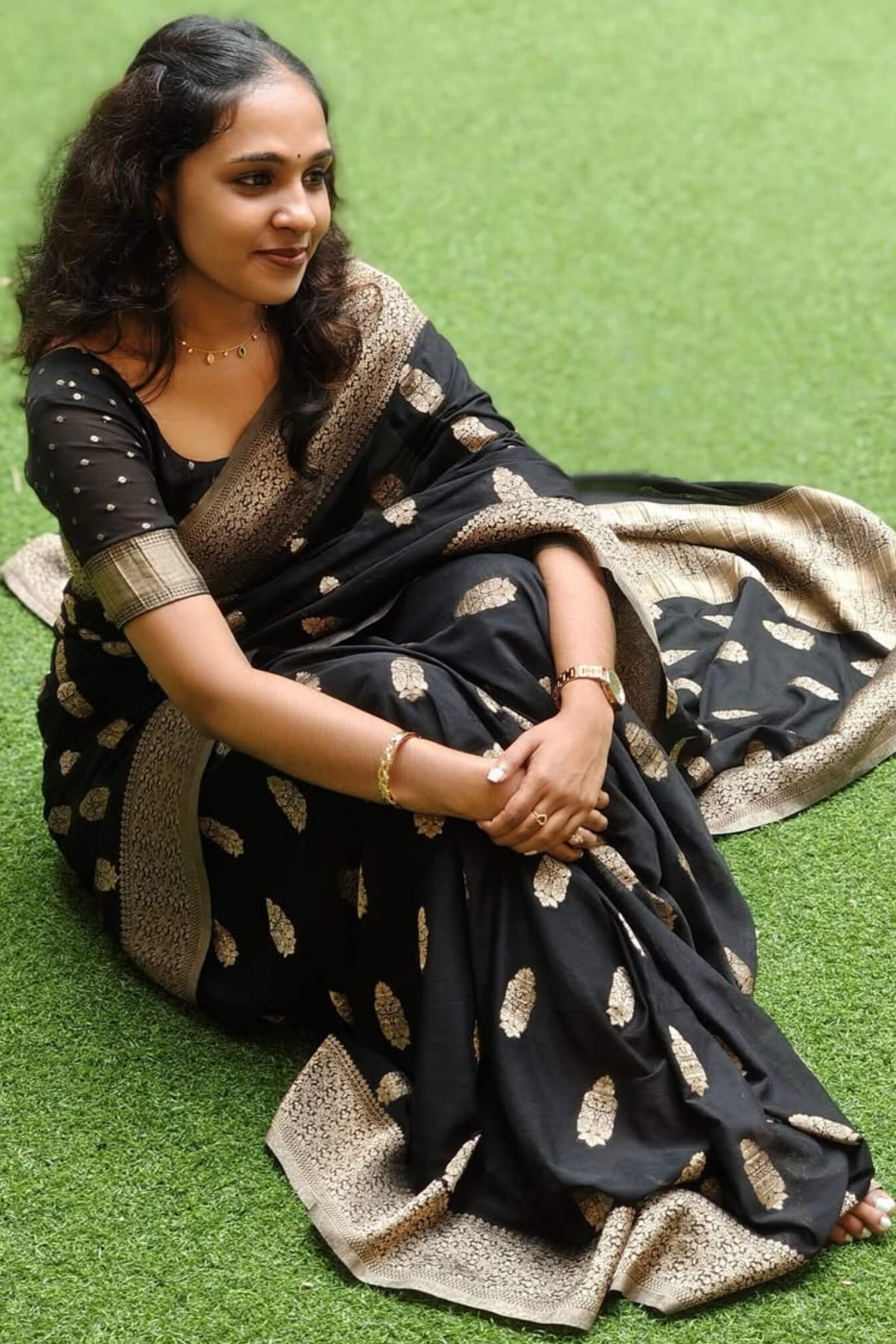Delightful Black Soft Silk Saree With Gleaming Blouse Piece