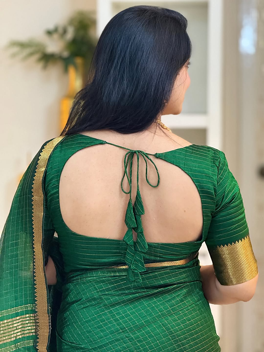 Serendipity Dark Green Soft Silk Saree With Phenomenal Blouse Piece