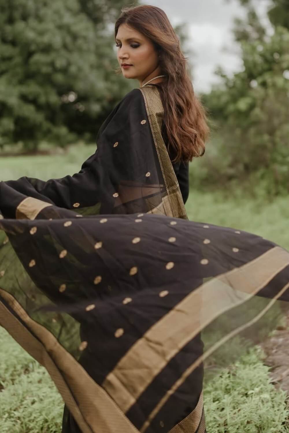Posh Black Soft Silk Saree With Pretty Blouse Piece